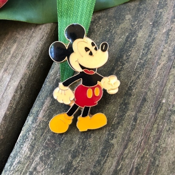 Disney Mickey Mouse Trading Pin Disneyland Broach Lapel Brooch - Picture 2 of 6